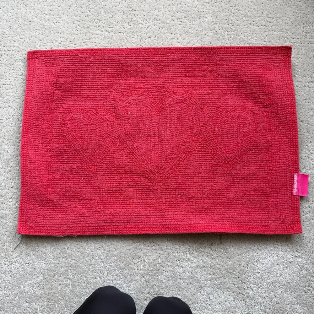 Betsey Johnson Hot Pink Heart Plush Bath Mat